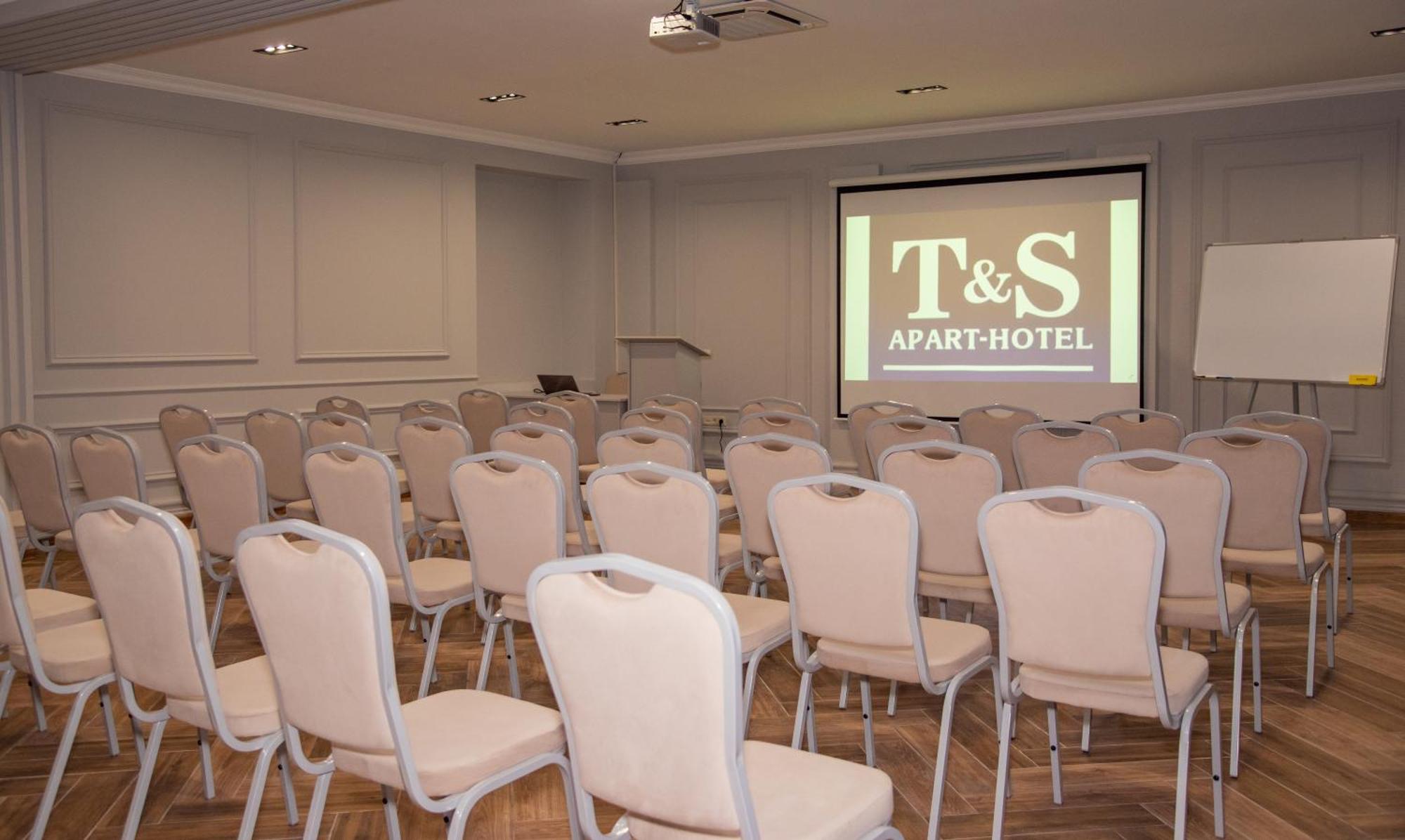 T&S Apart-Hotel Černovice Exteriér fotografie